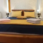 アパートホテル Gregovica プーラ