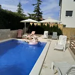 Gregovica アパートホテル プーラ