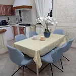 Gregovica アパートホテル