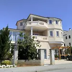 アパートホテル Gregovica