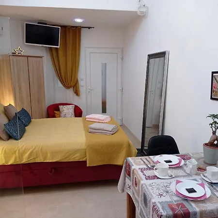 Gregovica Aparthotel *