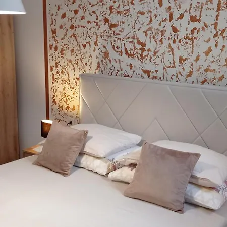 Gregovica Aparthotel 3*