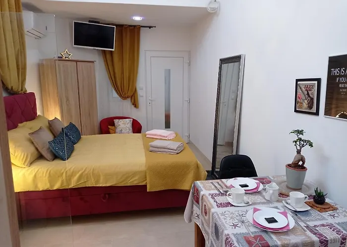 Gregovica Apartmanhotel 3*