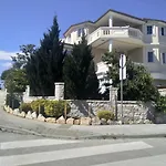 Aparthotel Gregovica 3*